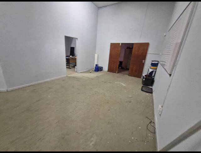 280M² WAREHOUSE TO LET IN SPRINGFIELD